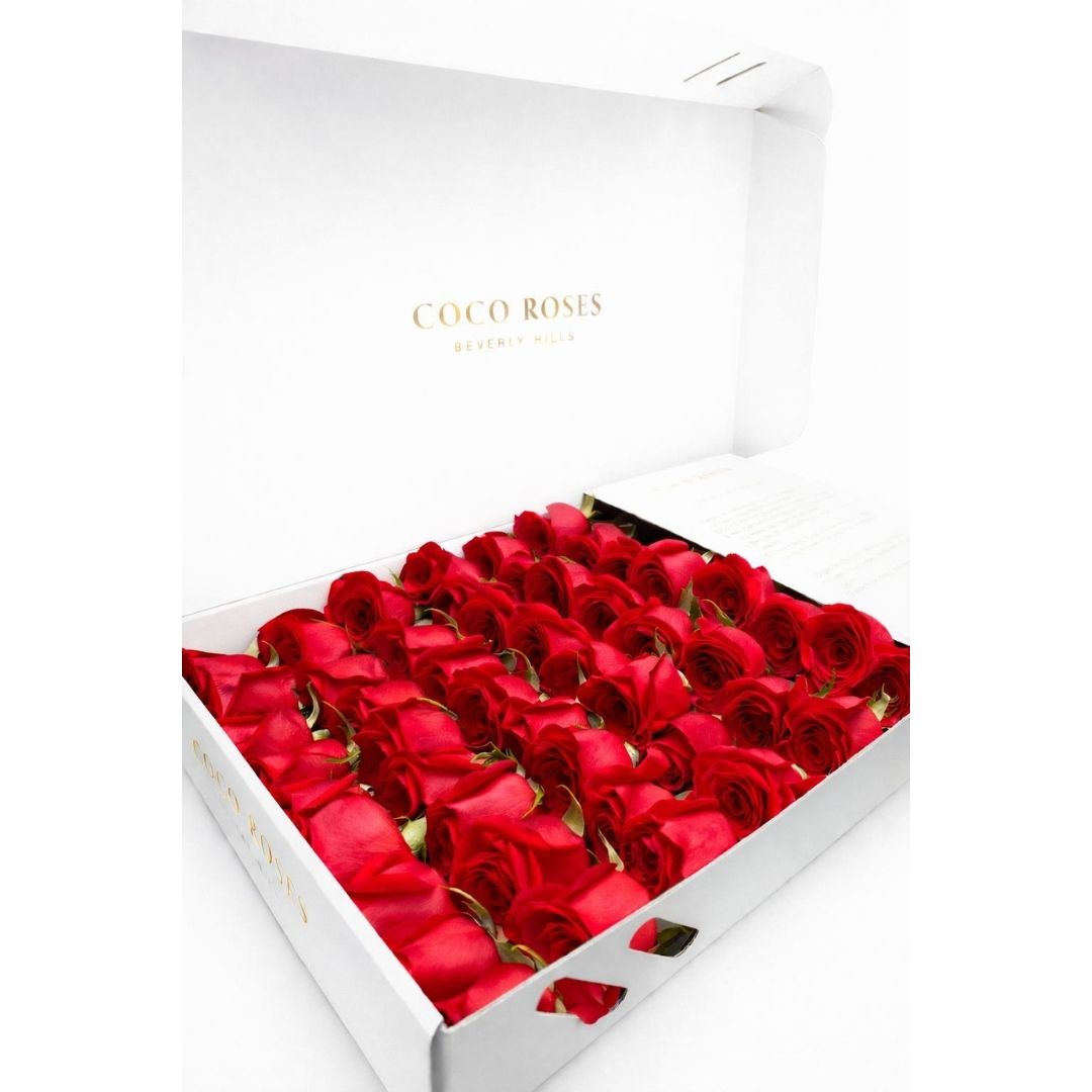 The Classic Blanc (White Box – Red Roses)